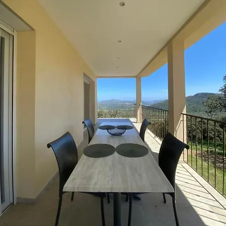 T4 Terrasse Vue Sur Country house