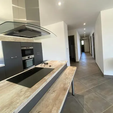 T4 Terrasse Vue Sur Country house *